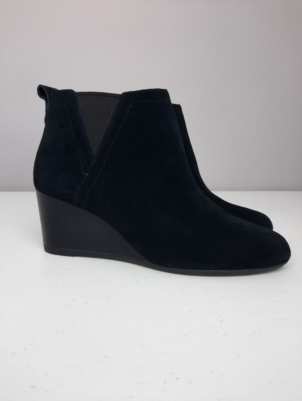 Vionic Paloma Black Suede Leather Wedge Ankle Boots size 9.5